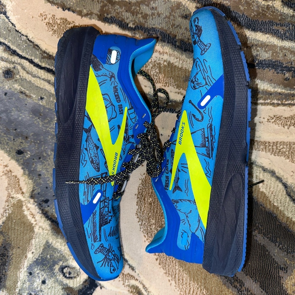 Brooks BOSTON LAUNCH 9 Blue and yellow running shoes